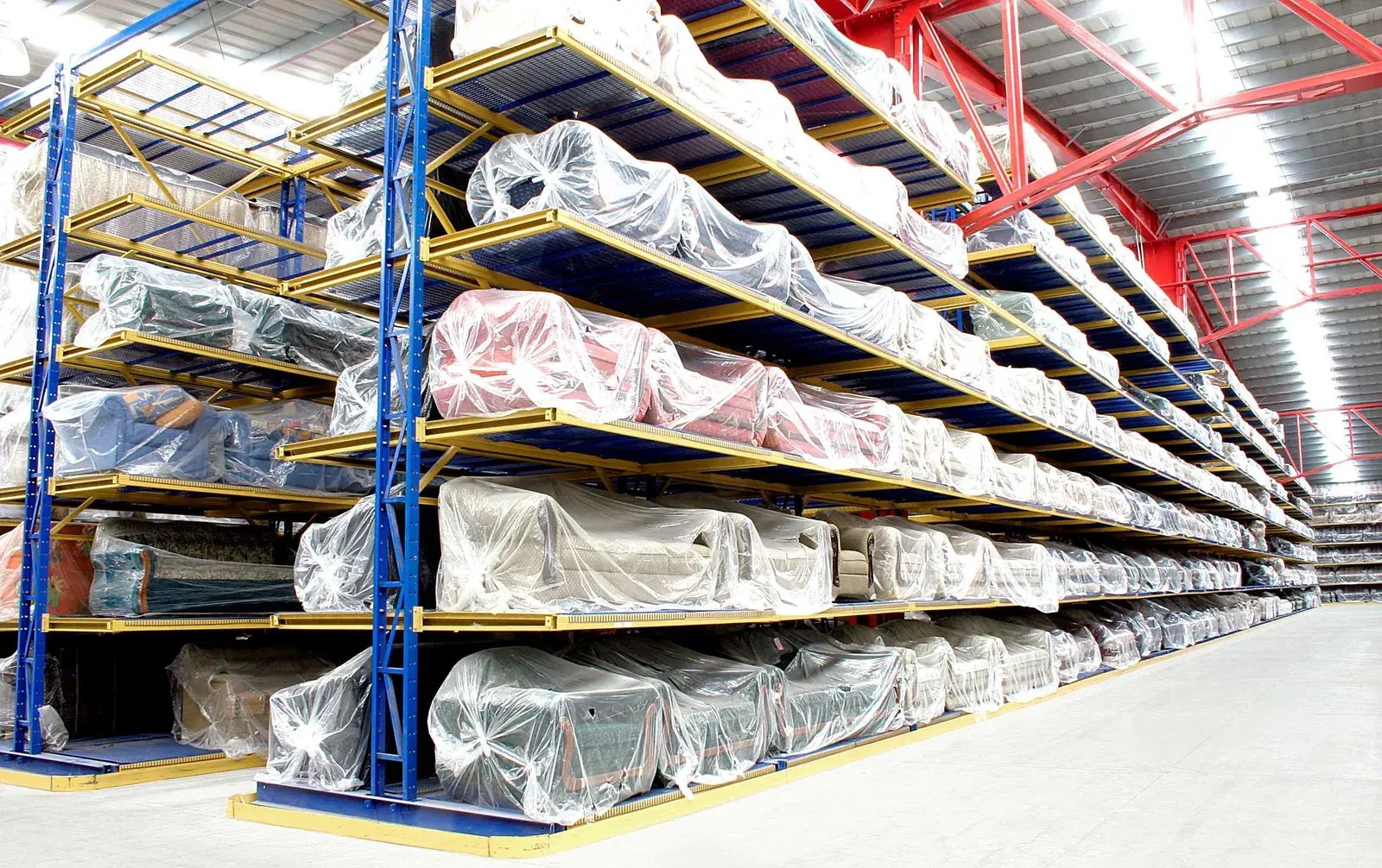 Cantilever para productos voluminosos