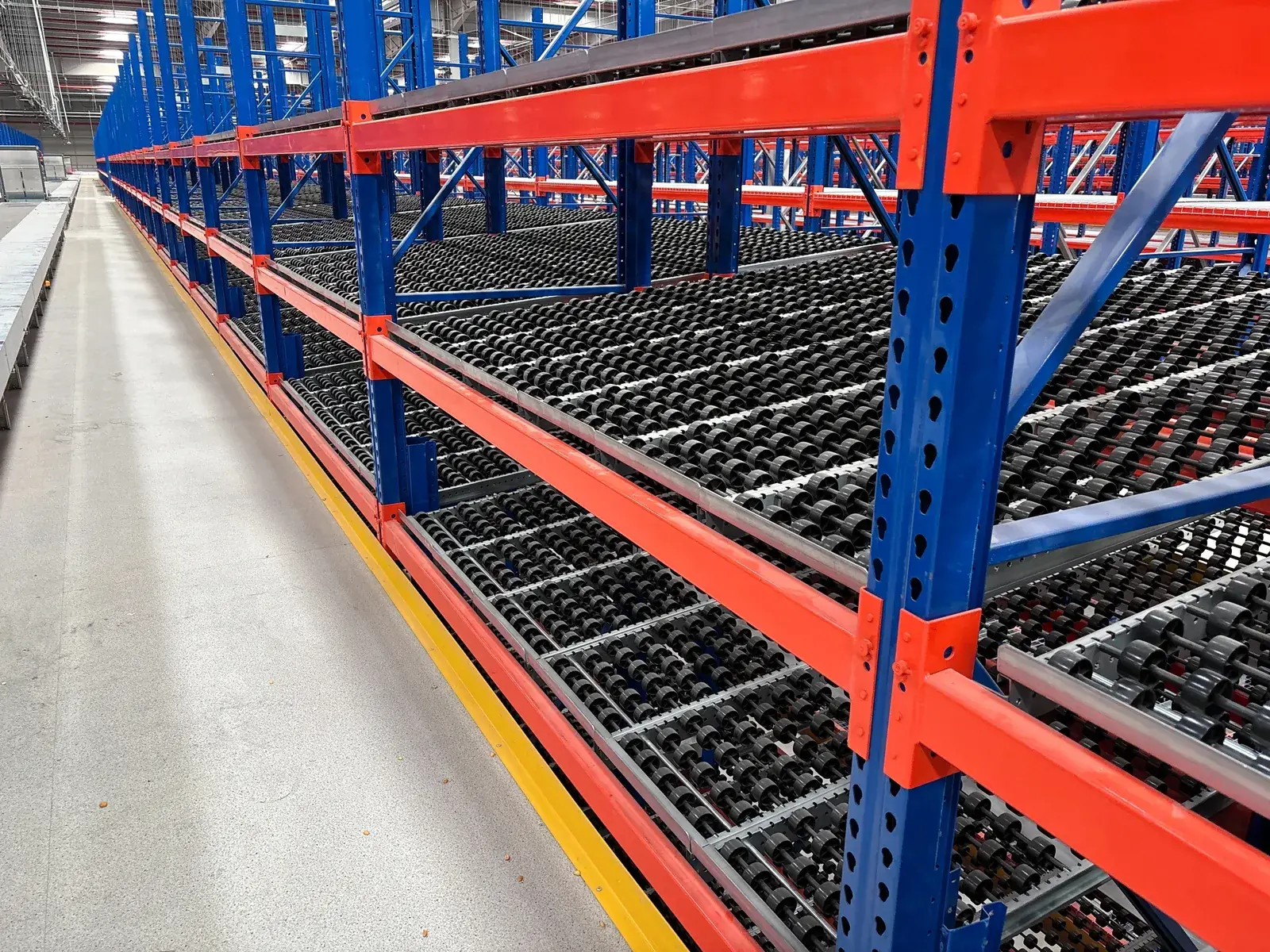 Carton Flow fabricado por Estral