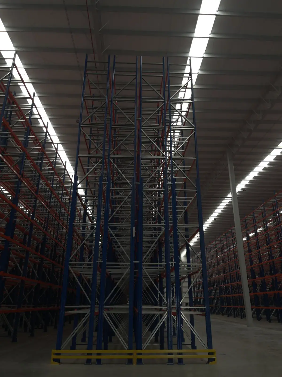Racks industriales instalados por Estral