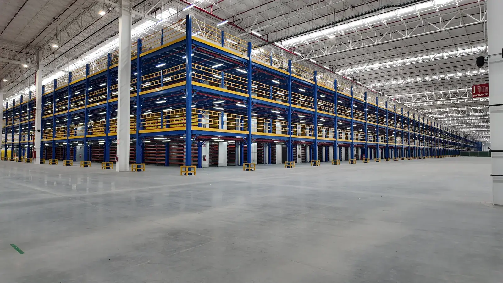Entrepiso Industrial fabricado por Estral