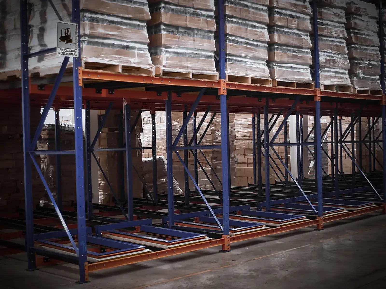 Racks Push Back fabricado por Estral